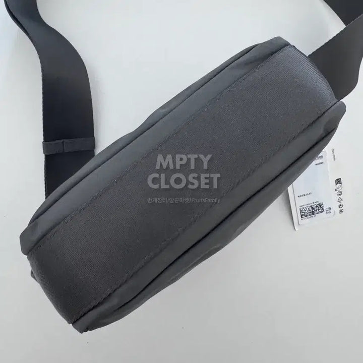 [BUNJANG] COS Transit Crossbody Bag Gray / COS Transit 트랜짓 크로스백 그레이