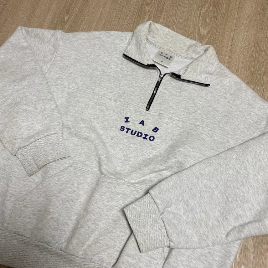 [BUNJANG] IAB Studio Half Zip-up Sweatshirt / IAB 아이앱 스튜디오 하프집업 맨투맨 M