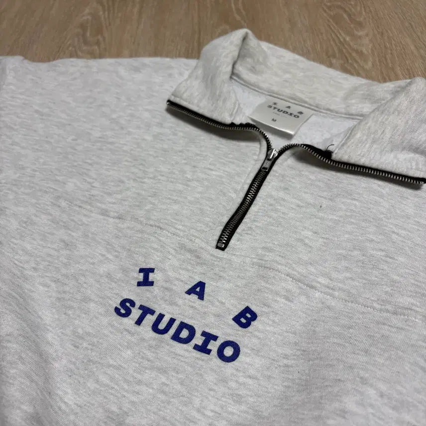 [BUNJANG] IAB Studio Half Zip-up Sweatshirt / IAB 아이앱 스튜디오 하프집업 맨투맨 M
