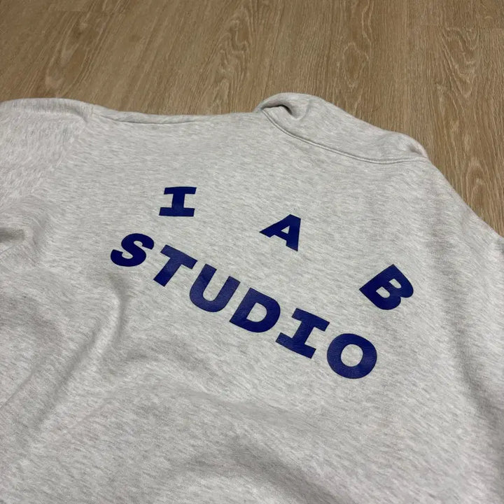 [BUNJANG] IAB Studio Half Zip-up Sweatshirt / IAB 아이앱 스튜디오 하프집업 맨투맨 M
