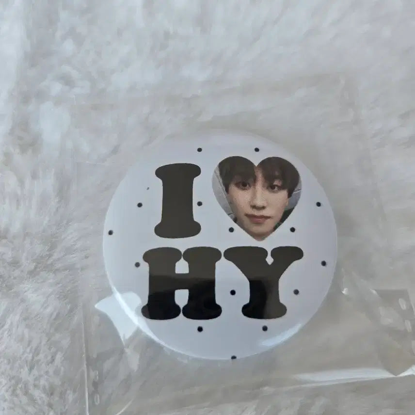 [BUNJANG] Sunhengwei White Pin Button / (가격내림)쑨헝위 핀버튼ㅡ마지막수량