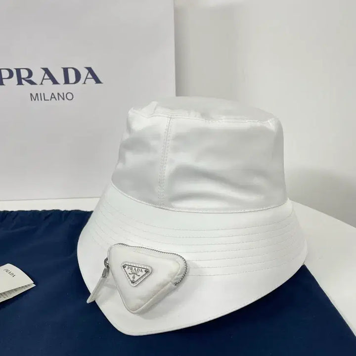 [BUNJANG] Prada Re-Nylon Bucket Hat XL White / 새상품 프라다 리나일론 버킷햇 XL 사이즈 화이트 컬러