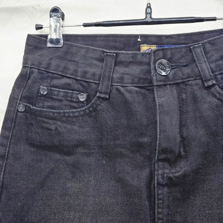 [BUNJANG] Y2K Black Denim Mini Skirt with Pattern / Y2K 블랙 데님 스커트 패턴 장식 [B60146]