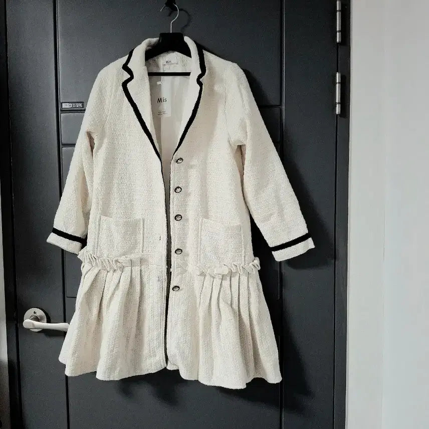 [SOLD OUT] 텍달린새제품!Mis 크림색 트위드 코트원피스