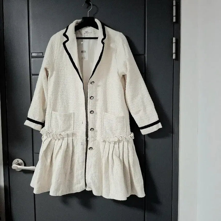 [SOLD OUT] 텍달린새제품!Mis 크림색 트위드 코트원피스