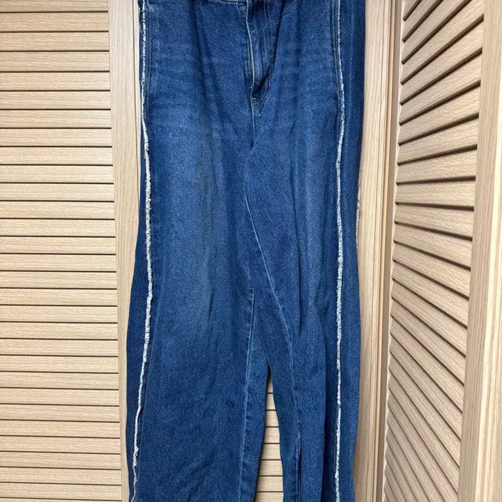 [BUNJANG] Songzio Wide Flare Cut Denim Pants / [82]송지오 와이드 플레어 컷 데님