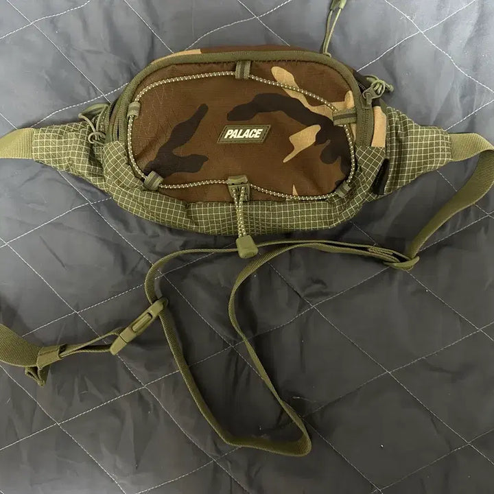 [BUNJANG] Palace Camo Waist Bag / 팔라스 카모 웨이스트백 힙색 팔아요