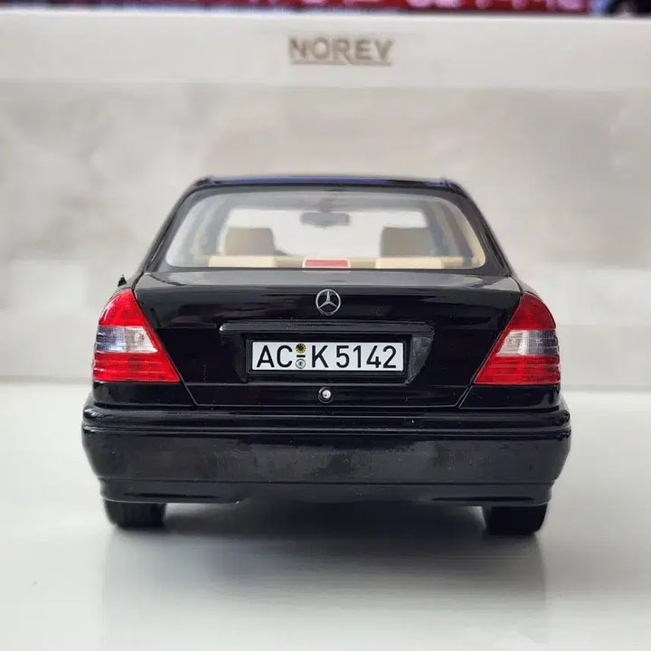 [BUNJANG] Norev Mercedes-Benz W202 C200 Black Diecast Model / 1:18 노레브 벤츠 W202 C200 블랙 다이캐스트