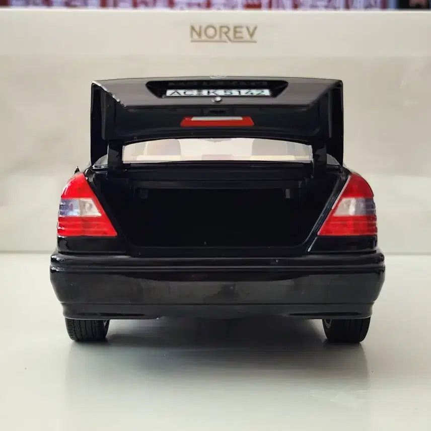 [BUNJANG] Norev Mercedes-Benz W202 C200 Black Diecast Model / 1:18 노레브 벤츠 W202 C200 블랙 다이캐스트