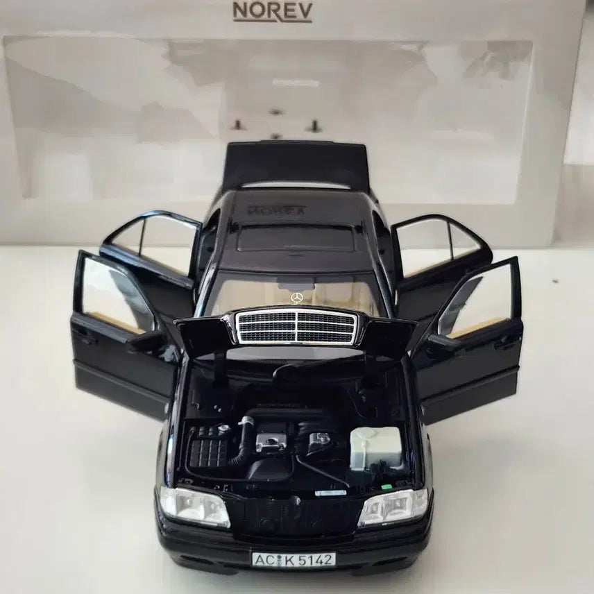 [BUNJANG] Norev Mercedes-Benz W202 C200 Black Diecast Model / 1:18 노레브 벤츠 W202 C200 블랙 다이캐스트