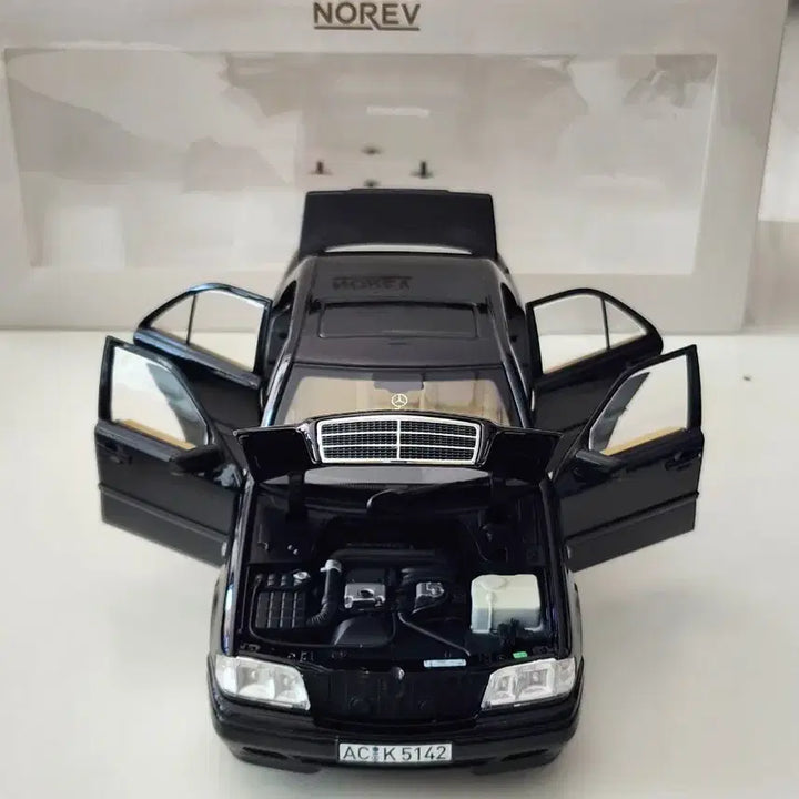 [BUNJANG] Norev Mercedes-Benz W202 C200 Black Diecast Model / 1:18 노레브 벤츠 W202 C200 블랙 다이캐스트