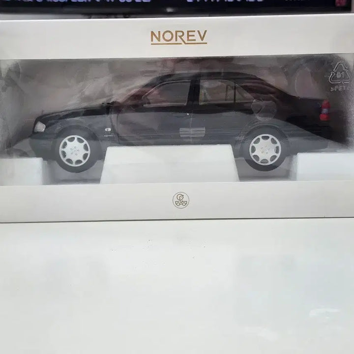 [BUNJANG] Norev Mercedes-Benz W202 C200 Black Diecast Model / 1:18 노레브 벤츠 W202 C200 블랙 다이캐스트
