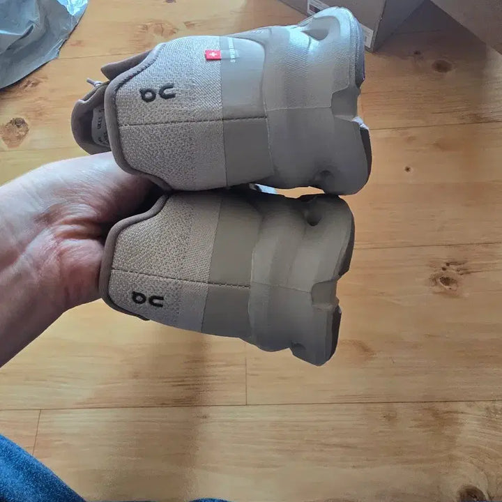 [BUNJANG] Hoka One One Cloudtilt Ash Sinder / 온 러닝 클라우드틸트 신더 애쉬