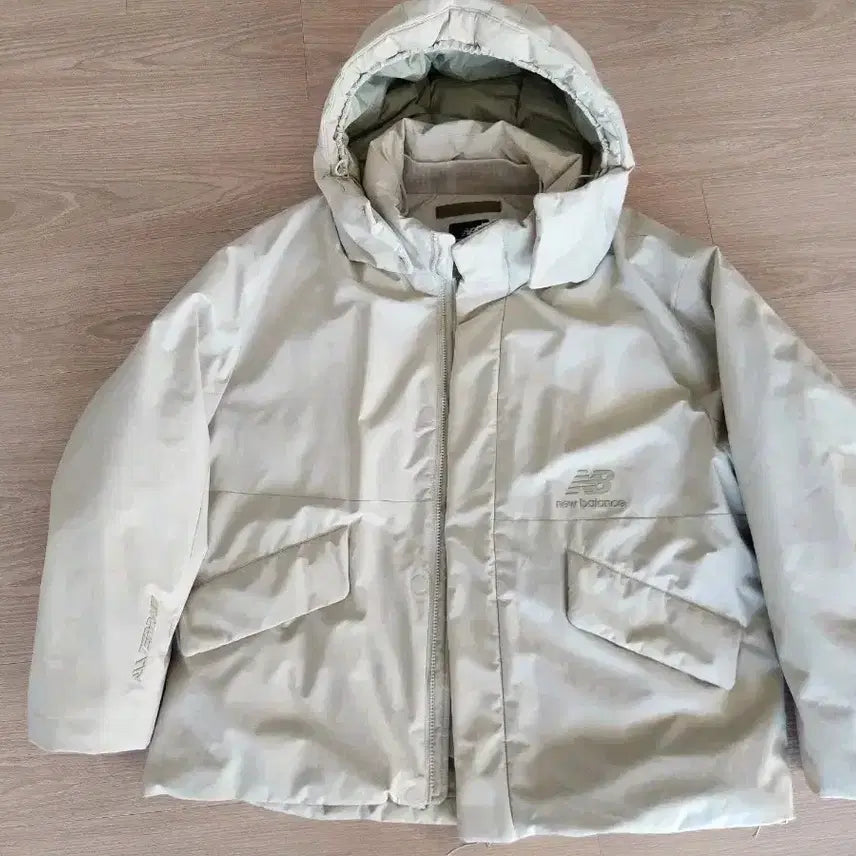 [BUNJANG] New Balance Cave Goose Down Jacket Light Khaki / 뉴발란스 패딩 케이브 구스다운 라이트카키.ALL TERRAIN XL105