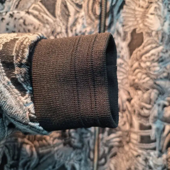 [BUNJANG] ZARA Tiger Jacquard Bomber Jacket / [희귀/S] 자라(ZARA) 타이거 자카드 밤버 자켓 (호랑이 자수 점