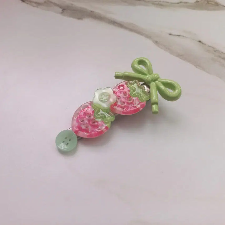 [BUNJANG] Y2K Strawberry Button Hairpin / y2k 딸기 단추핀 헤어핀 머리핀