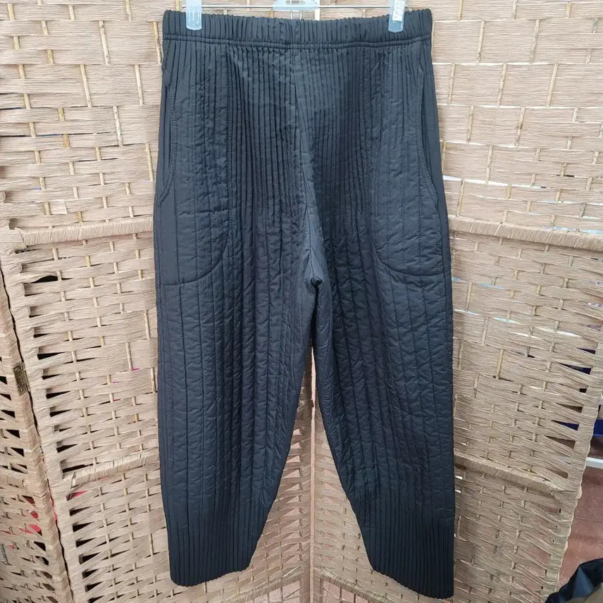 [BUNJANG] Black Quilted Pants, Pleats / [새상품-마지막 1장씩] 검정 누빔 바지, 플리츠