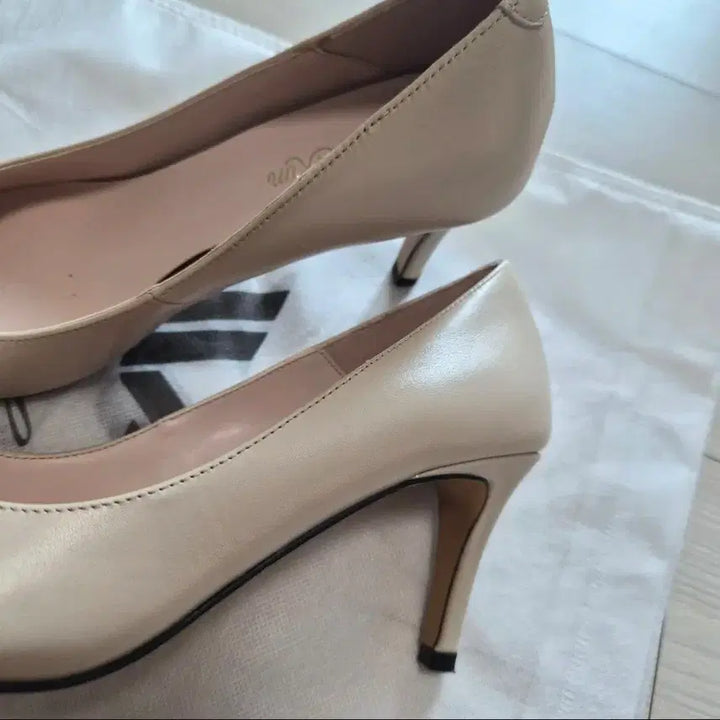 [BUNJANG] Jini Kim Square Cubic Embellished Pumps / 지니킴 스퀘어 큐빅 장식 여성 펌프스힐