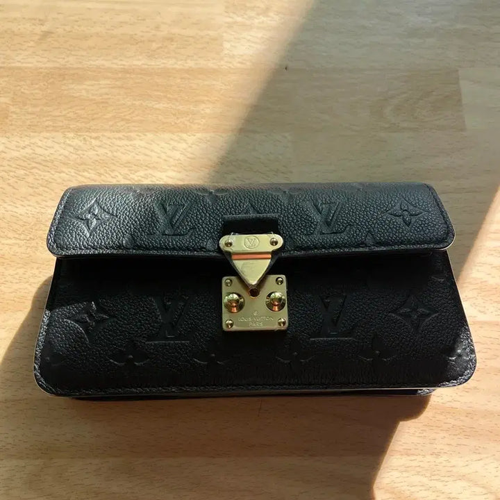 [BUNJANG] Louis Vuitton Metis Wallet on Chain / 루이비통 월릿 온 체인 메티스 (사용 딱 1번, 금장 스티커 안뗌)