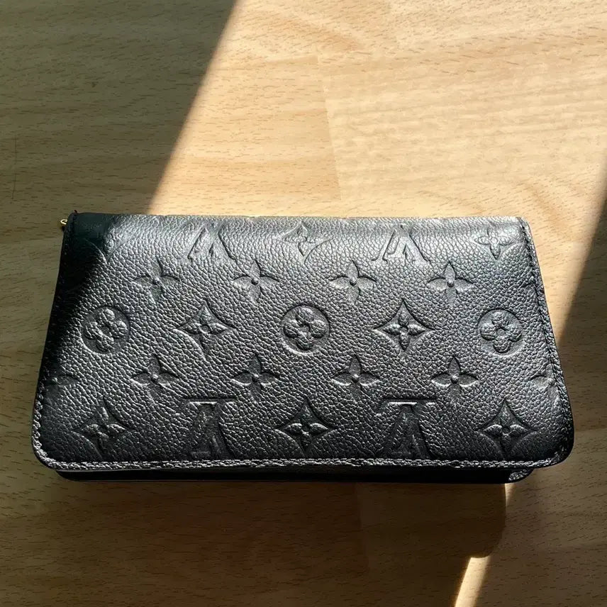 [BUNJANG] Louis Vuitton Metis Wallet on Chain / 루이비통 월릿 온 체인 메티스 (사용 딱 1번, 금장 스티커 안뗌)