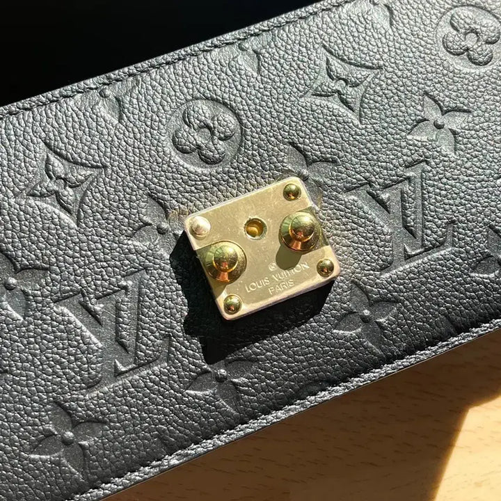 [BUNJANG] Louis Vuitton Metis Wallet on Chain / 루이비통 월릿 온 체인 메티스 (사용 딱 1번, 금장 스티커 안뗌)