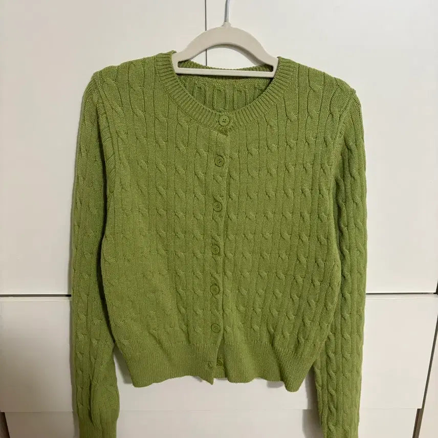 [BUNJANG] Kkwabaegi Green Knit Cardigan / 꽈배기 니트 가디건 연두색 프리