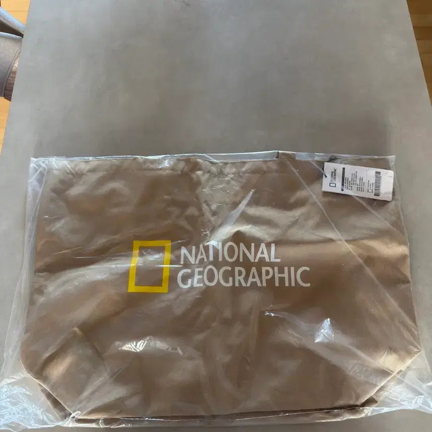 [BUNJANG] National Geographic Big Logo Shoulder Bag / 급처 내셔널지오그래픽 빅로고 숄더백 미개봉 판매