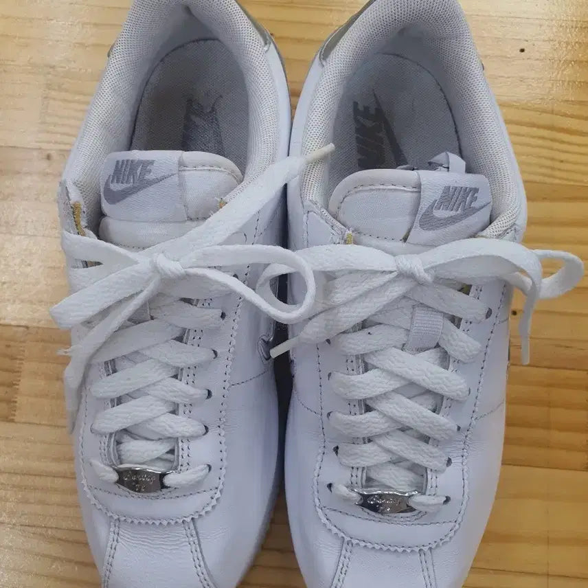 [BUNJANG] Nike Cortez Basic Jewel 'Metallic Silver' Sneakers / 나이키 코르테즈 베이직 쥬얼 '실버' (240/상태양호)