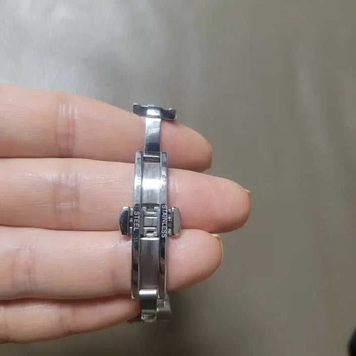 [BUNJANG] FENDI Gold Combination Women's Watch / 펜디 FENDI 금장 콤비 여성 시계 정품