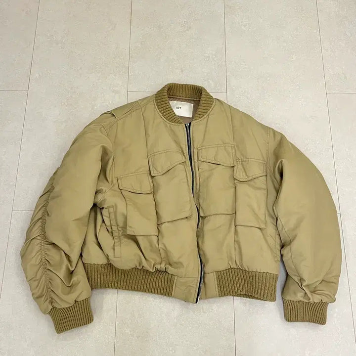 [BUNJANG] IEY 4-Pocket Bomber Jacket Beige / IEY 4 pocket bomber jacket beige