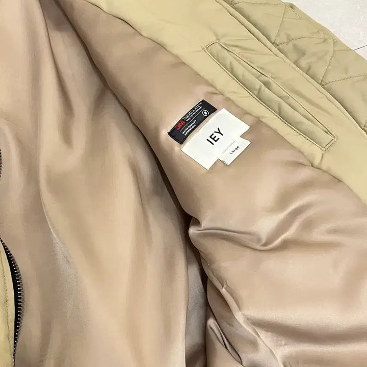 [BUNJANG] IEY 4-Pocket Bomber Jacket Beige / IEY 4 pocket bomber jacket beige