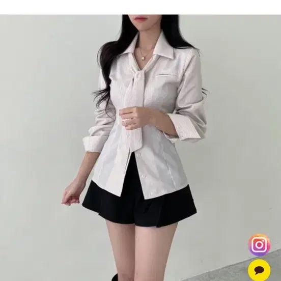[BUNJANG] Do Eun Closet Collar V-neck Blouse Beige / 도은클로젯 카라 브이넥 블라우스 베이지