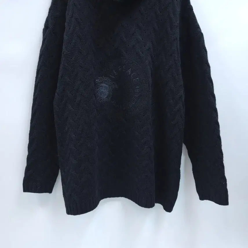 [BUNJANG] Versace Medusa Embroidered Cable Knit Turtleneck Sweater / VERSACE 베르사체 메두사자수 모헤어알파카 케이블 터틀넥니트 C475