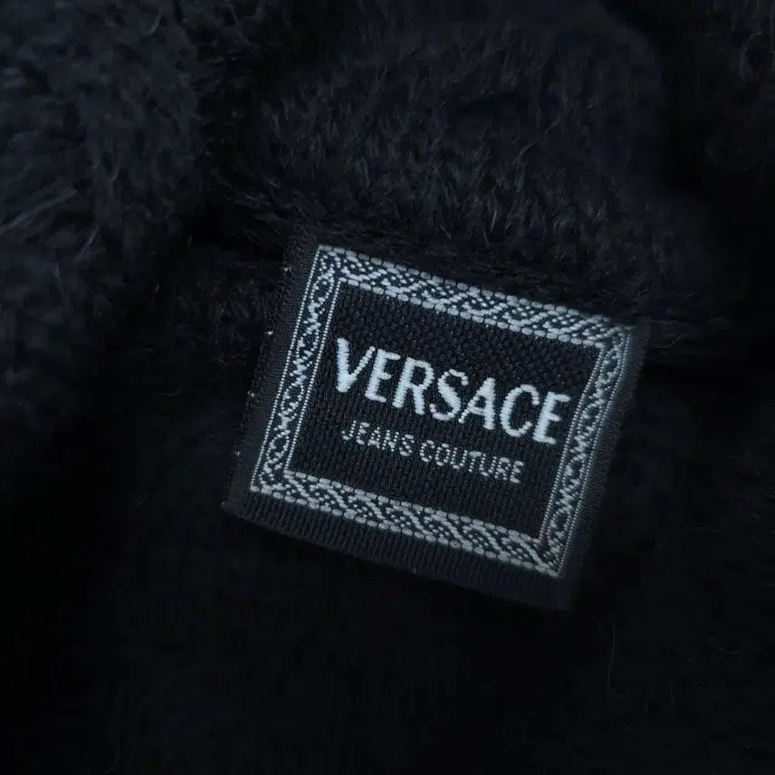 [BUNJANG] Versace Medusa Embroidered Cable Knit Turtleneck Sweater / VERSACE 베르사체 메두사자수 모헤어알파카 케이블 터틀넥니트 C475