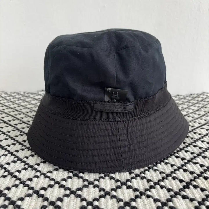 [BUNJANG] Prada Nylon Bucket Hat / [A급] 프라다 나일론 버킷햇 S사이즈
