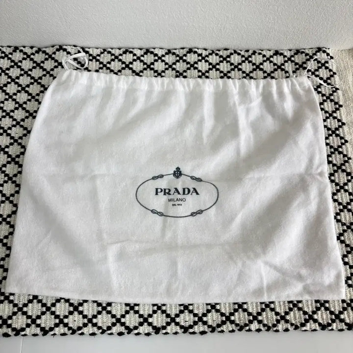 [BUNJANG] Prada Nylon Bucket Hat / [A급] 프라다 나일론 버킷햇 S사이즈