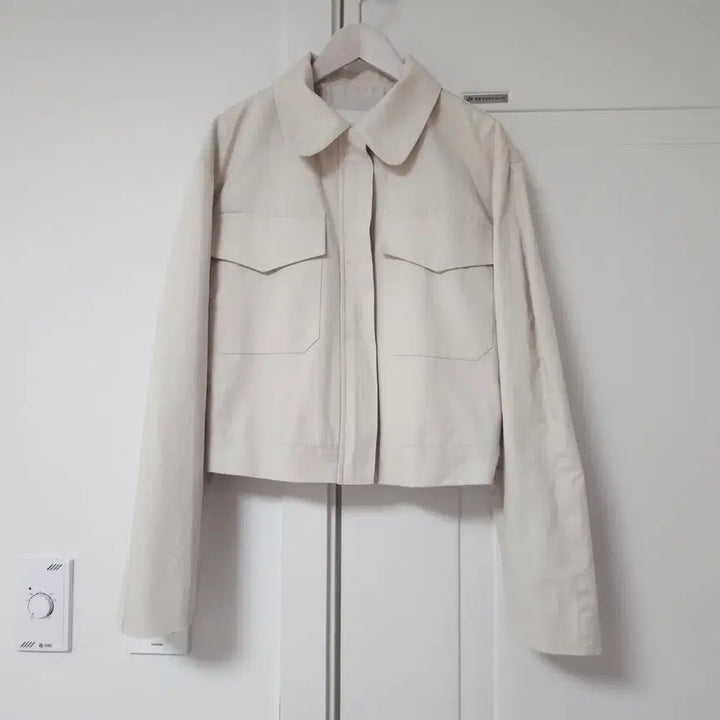 [BUNJANG] Memorable 2BE Cropped Jacket Beige / Memorable 2BE 메모하블르 연베이지 크롭자켓