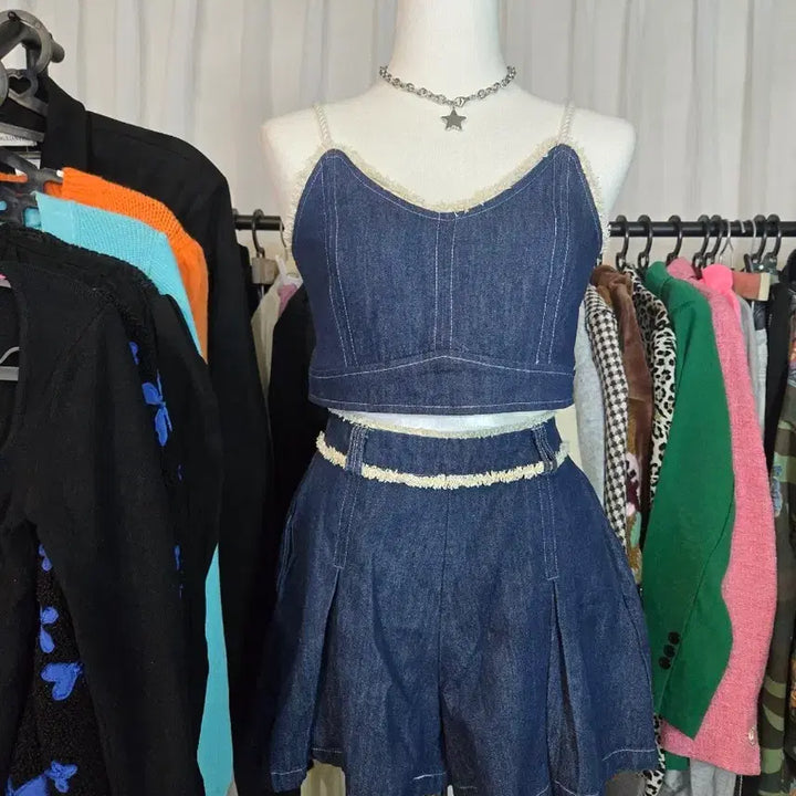 [SOLD OUT] 데님 크롭 상의 + 플리츠 반바지 세트