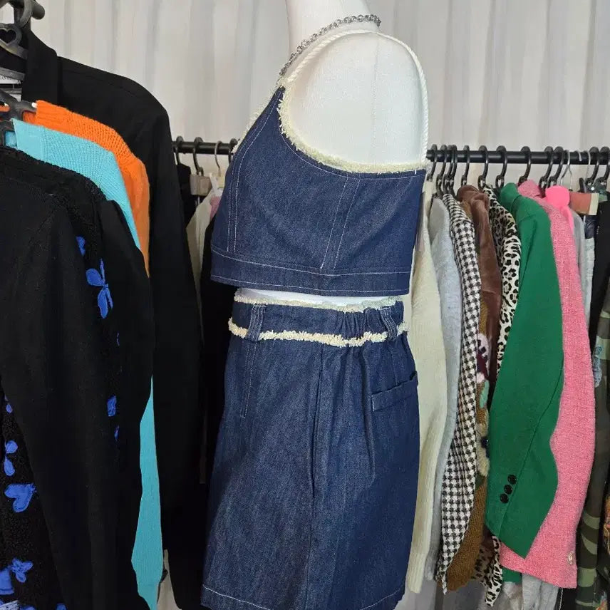 [SOLD OUT] 데님 크롭 상의 + 플리츠 반바지 세트