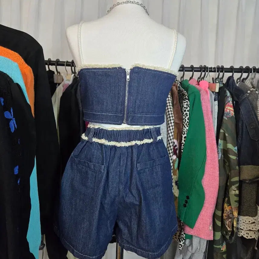 [SOLD OUT] 데님 크롭 상의 + 플리츠 반바지 세트