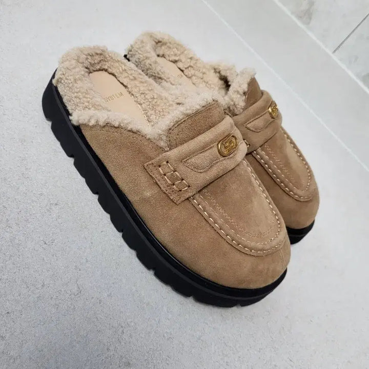 [BUNJANG] System UGG Slippers (Size 230) / 시스템 어그 슬리퍼(사진 도용시 법적조치)