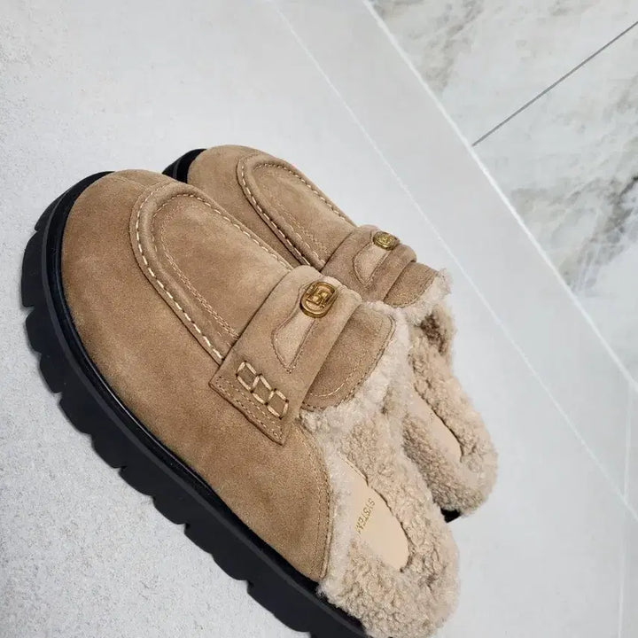 [BUNJANG] System UGG Slippers (Size 230) / 시스템 어그 슬리퍼(사진 도용시 법적조치)