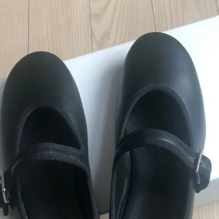 [BUNJANG] The Row Mary Jane Flat Shoes / 더로우스탈 메리제인 36(230) 보헴 양가죽 플랫 새제품