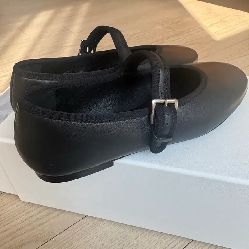 [BUNJANG] The Row Mary Jane Flat Shoes / 더로우스탈 메리제인 36(230) 보헴 양가죽 플랫 새제품