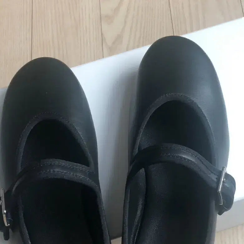 [BUNJANG] The Row Mary Jane Flat Shoes / 더로우스탈 메리제인 36(230) 보헴 양가죽 플랫 새제품