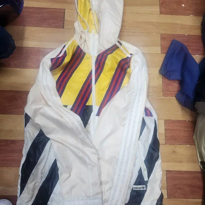 [BUNJANG] Adidas Reversible Windbreaker Jacket Colorful 105 / 아디다스 바람막이 리버시블자켓 컬러풀105