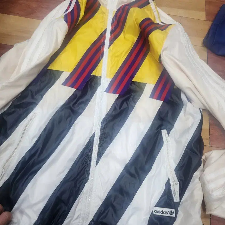 [BUNJANG] Adidas Reversible Windbreaker Jacket Colorful 105 / 아디다스 바람막이 리버시블자켓 컬러풀105