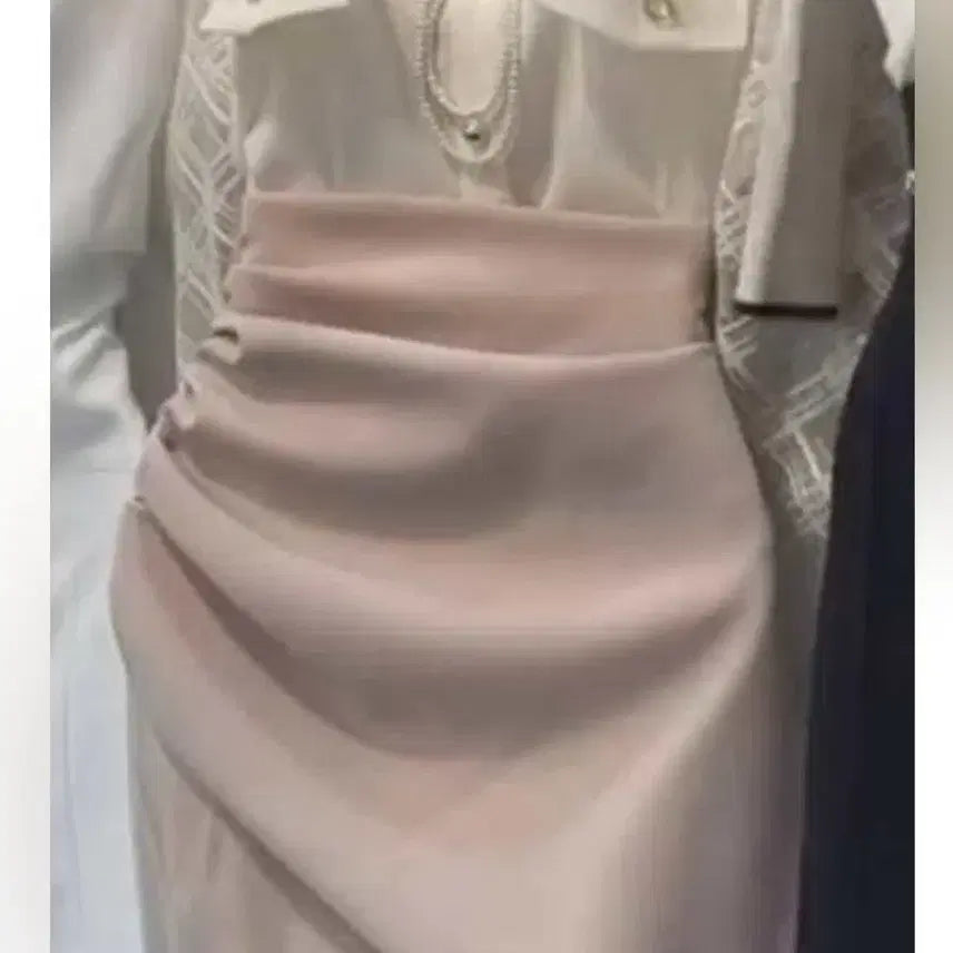 [BUNJANG] CocoLee Beige Shirring Tulip Mini Skirt / 베이지 셔링 튤립치마