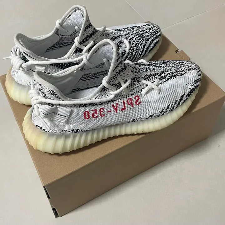 [BUNJANG] Adidas Yeezy Boost Zebra (280) / 이지부스트 지브라 (280)