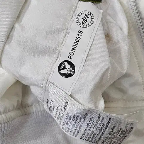 [BUNJANG] Alpha Industries Opening Ceremony Reversible White Bomber Jacket / 알파인더스트리 오프닝세레모니 리버시블 화이트 봄버 패딩자켓